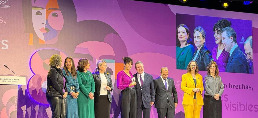 En la celebración del 8M, Cristina Domínguez Segovia ha recogido un premio como reconocimiento a su trabajo y trayectoria